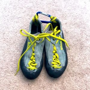 La Sportiva Mythos Women’s Climbing Shoes - Size EU 36